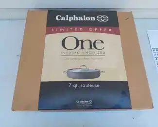Calphalon 7 qt pan with lid NIB
