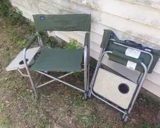 (2) camp chairs with side table