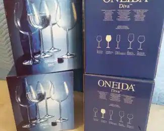 Oneida Diva 22 oz goblets