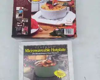 (2) microwavable hot plate