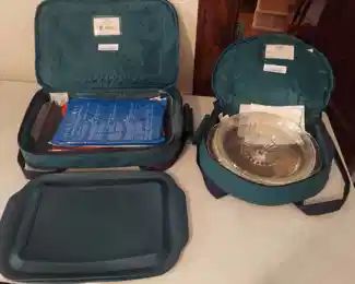 round and rectangle Pyrex casseroles with lids and case