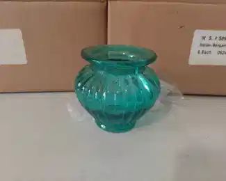 16 green bowls