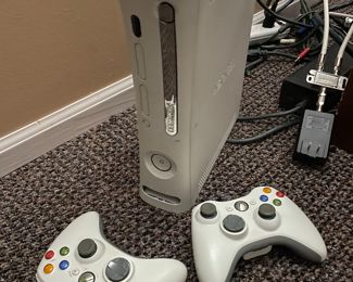 Xbox 360 Game with 2 Controllers 