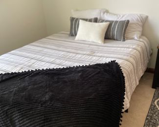 Better Homes and Garden Full-Sized Bedding 