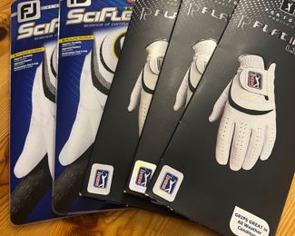 Men’s Left Handed Golf Gloves - Never Been Used 