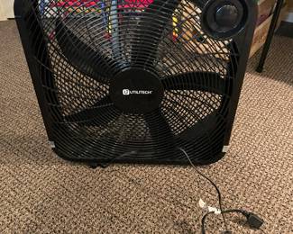 PELONIS 3-Speed Box Fan For Full-Force Circulation With Air Conditioner,  Floor Fan, Black