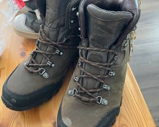 Field & Stream Mens Boots Size: 10.5