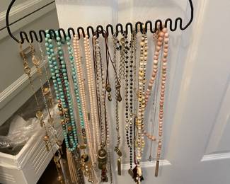 Women's Costume Jewelry 