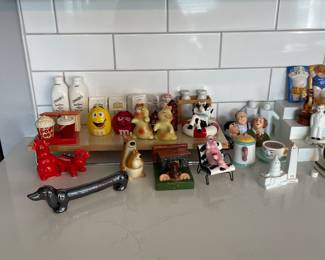 Vintage Collection Salt & Peper Shakers 