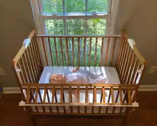 Wood baby crib