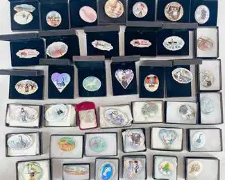 Huge Collection Of 1990-2021 P Buckley Moss Anna Perenna Pin Brooches: Blue Madonna, Christmas Card, Anniversary Song, Old Covered Bridge, Natures Beauty & More!
