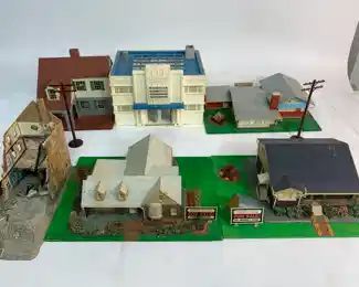 Vintage Life-Like HO Scale Model Houses and Buildings

