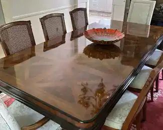 HERITAGE DINING ROOM SET