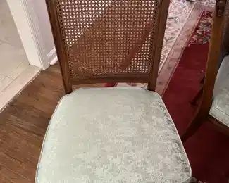 VIEW OF SINGLE DINING ROOM CHAIR