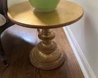 SMALL GOOD TONE OCCASIONAL TABLE 
