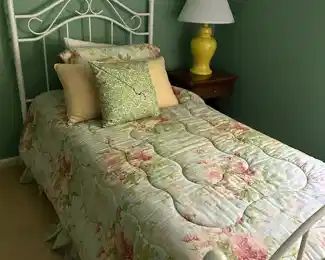 WHITE IRON TWIN BED:COMPLETE