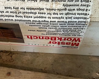 NEW IN BOX WORKBENCH READY TO BE ASSEMBLED 