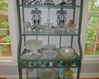 Grape Pattern Iron Bakers Rack