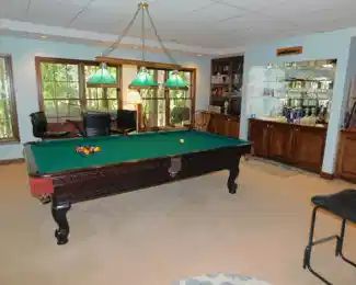 9' Regulation Pool Table & Accessories
