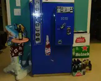 VINTAGE PEPSI MACHINE MODEL VND 81  FULLY RESTORED AND WORKING CONDITION