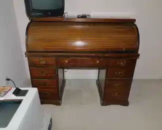 VINTAGE ROLL TOP DESK
