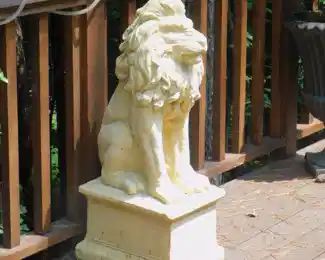 LION STATUE