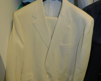 Brioni Mens Suit