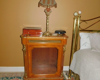 ANTIQUE ITALIAN GLASS TOP COMMODE/VITRINE