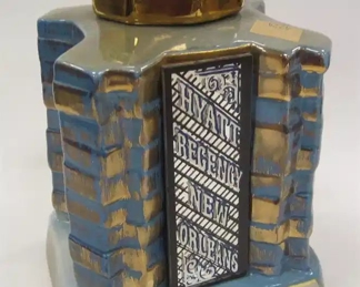 JIM BEAM HYATT REGENCY HOTEL NEW ORLEANS BOTTLE DECANTER 1976