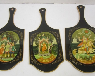 SET OF THREE GRADUATED HAND PAINTING CUTTING BOARDS
