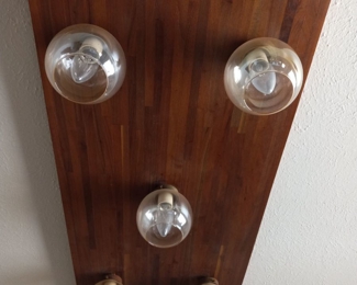 Nice ceiling light. Must be removed by buyer