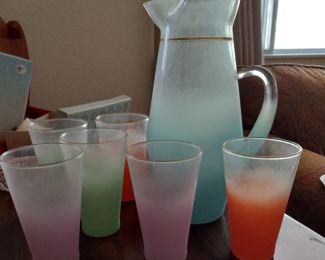 Pitcher with 6 glasses