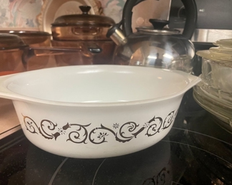 Pyrex dish -does have lid, just not pictured 