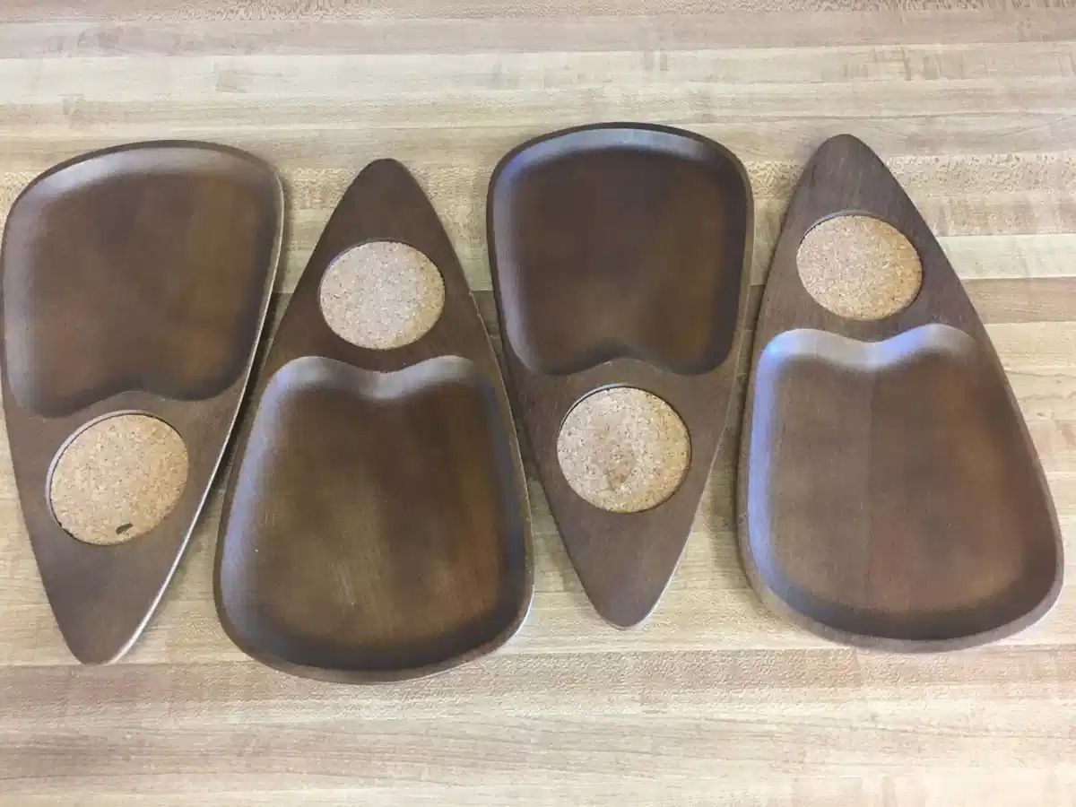 TOP HAT ESTATE SALES Specialty yarns TEXTILES... starts on 8/25/2023