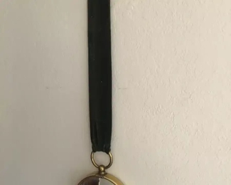 Fremo hanging mirror w/strap