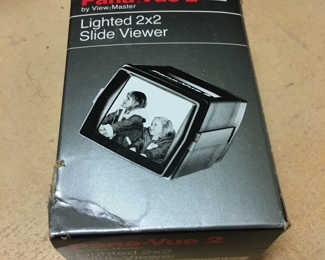 Lighted slide viewer