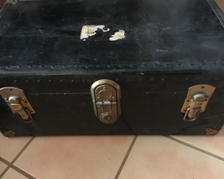 Vintage trunk 