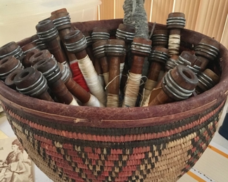 Weaving spindles wood w/threads