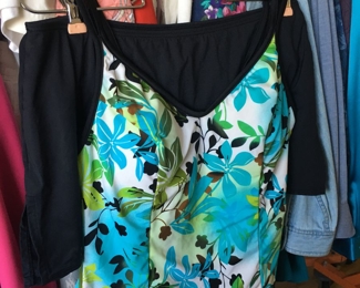 Ladies swim suit sz L