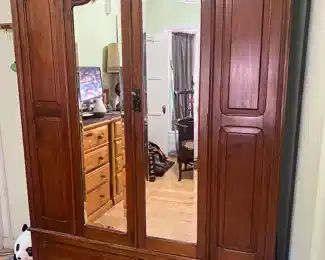 Vintage armoir 