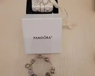 Pandora 