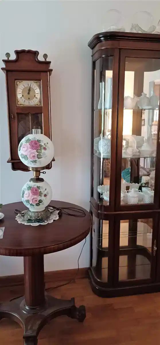 Beautiful Gone with the wind lamp! 