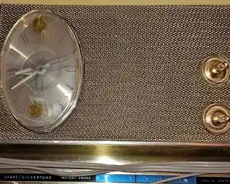 Sears Silvertone AM clock radio