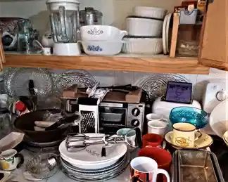 Tons of usable kitchenware