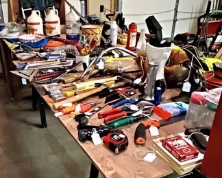 Small hand tools in the garage
