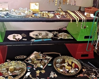 The jewelry table