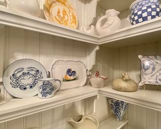 Dishes and decorative accessories