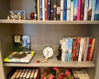 Bookcase accessories