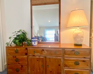 Henredon dresser and mirro