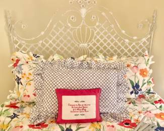 Details fo headboard